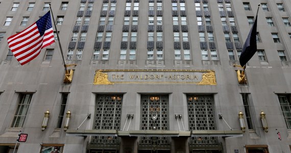 Rząd USA ma spory problem. Słynny nowojorski hotel Waldorf Astoria trafił w ręce Chińczyków. W budynku zatrzymywał się m.in. prezydent Stanów Zjednoczonych. Rezyduje tam również ambasador USA przy ONZ.

