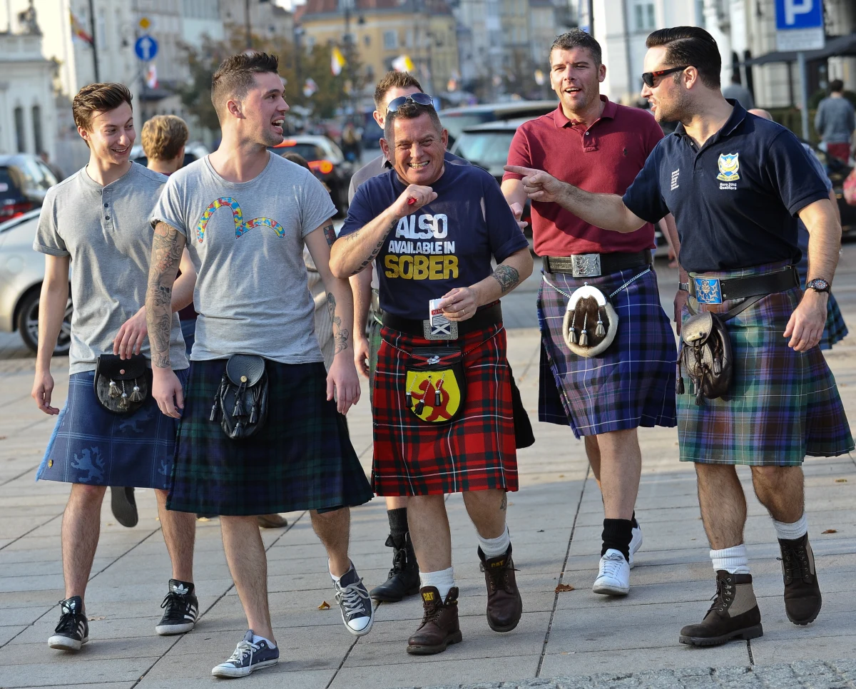 Dwukrotnie większa strefa buforowa, oddzielająca kibiców Szkocji od polskich i kilkuset dodatkowych pracowników ochrony - takie zabezpieczenia wprowadza na dzisiejszy mecz eliminacji Euro 2016 kierownictwo Stadionu Narodowego. 