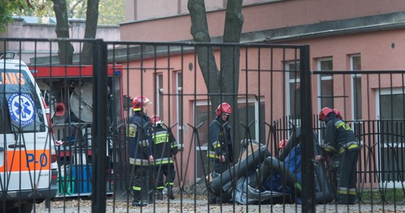 Badania pierwszej próbki materiału biologicznego pobranego od mężczyzny przebywającego w szpitalu w Łodzi wykluczyły, że jest on zakażony wirusem ebola. Jeszcze dziś mają być znane wyniki badań drugiej próbki - poinformował Główny Inspektorat Sanitarny.