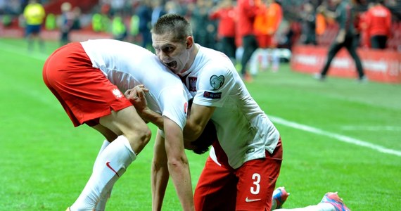 Zachłyśnięci jeszcze nieco zwycięstwem nad Niemcami i trudnym, zremisowanym meczem ze Szkocją analizujemy sytuację w naszej grupie eliminacyjnej do Euro2016. Ciekawych wyników nie brakuje jednak i w innych grupach. Faworyci płacą wysoką cenę za grę na mundialu, a inni to wykorzystują. Co więc dzieje się w eliminacjach Euro2016?