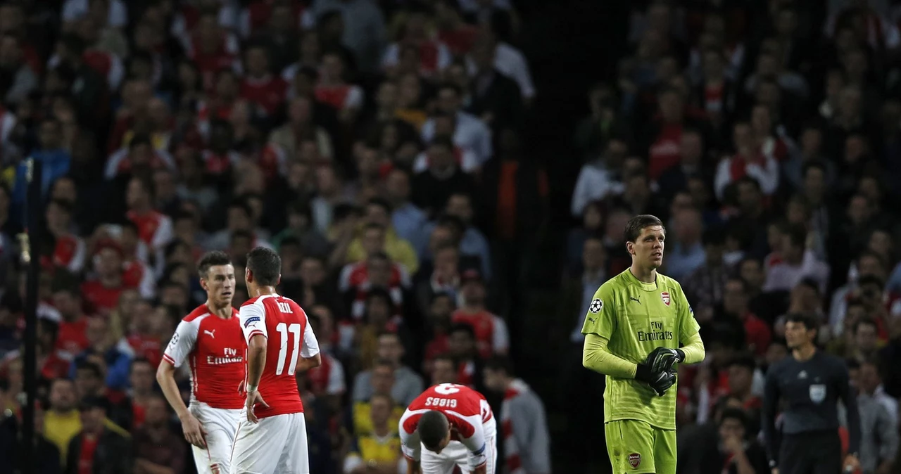 Piłkarze Arsenalu na Emirates Stadium