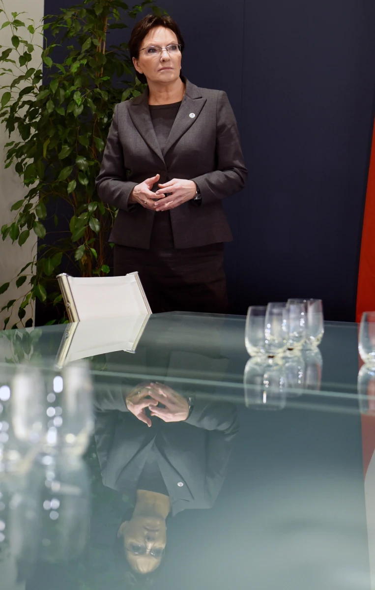 ​Zatrzymanie dwóch osób podejrzewanych o szpiegostwo, "to dowód, jak dobrze działają służby kontrwywiadowcze" - oceniła premier Ewa Kopacz. Jak dodała, była poinformowana o zatrzymaniach.