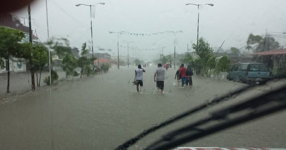Co najmniej sześć osób zginęło w powodziach i lawinach błotnych w południowej części Meksyku. Informację przekazały władze stanu Guerrero. 