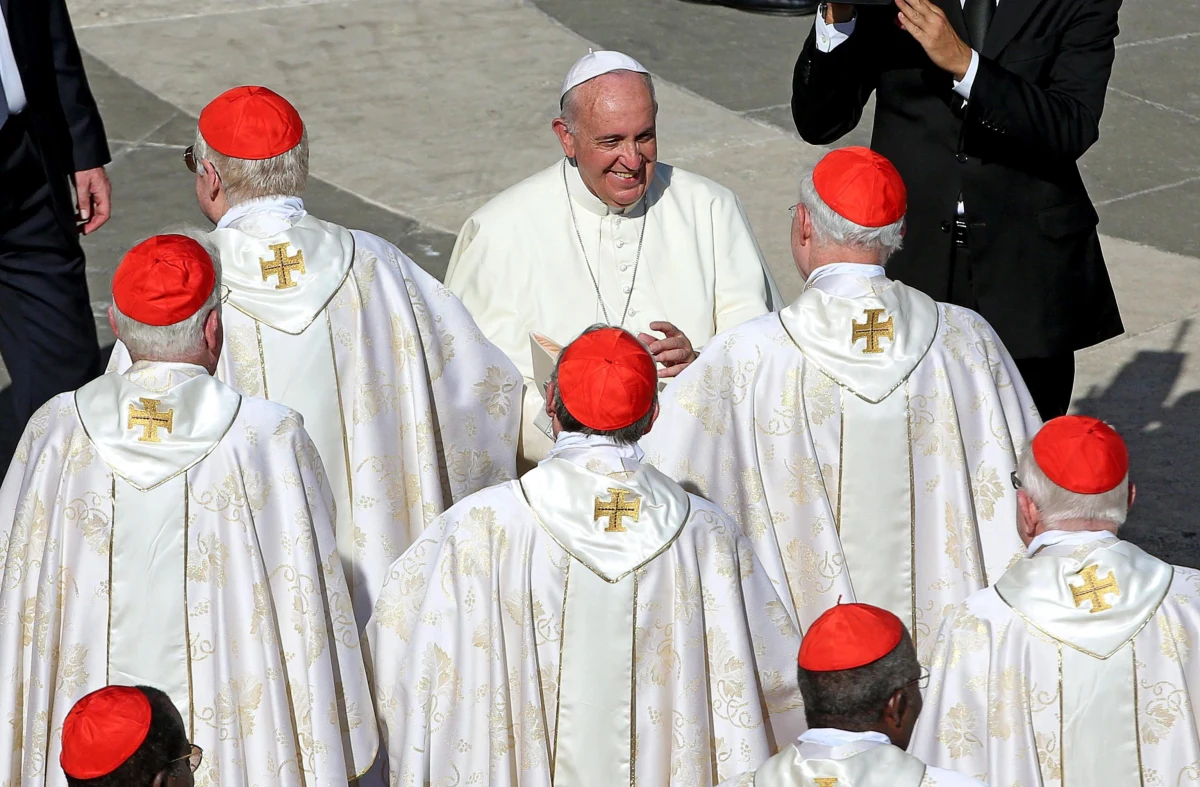 ​Niemiecka prasa krytycznie oceniła wyniki zakończonego synodu o rodzinie. Media wytykają biskupom, że nie otworzyli Kościoła na rozwodników i homoseksualistów. Komentatorzy piszą o małej odwadze, niezdolności do działania i braku empatii. "Biskupom zabrakło odwagi, by pokusić się o przełom" - ocenia w komentarzu opublikowanym "Sueddeutsche Zeitung".