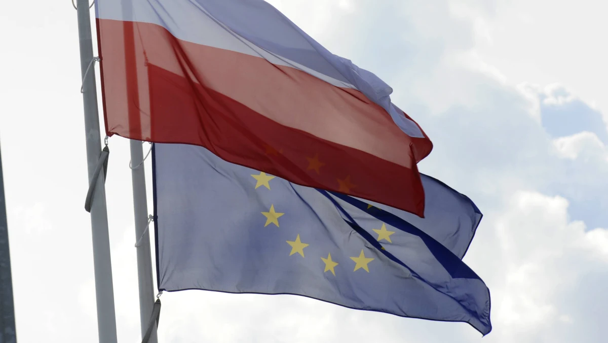 To polski komisarz Unii Europejskiej, Jacek Dominik jest autorem niekorzystnej dla naszych rolników decyzji Brukseli. Komisja Europejska zaproponowała w unijnym budżecie na przyszły rok przesunięcie środków z rolnictwa na walkę z ebolą. Odpowiedzialny za to Jacek Dominik jest byłym wiceministrem finansów w rządzie Donalda Tuska, a od lipca jest tymczasowym, polskim komisarzem. Zastąpił Janusza Lewandowskiego, który został europosłem. 