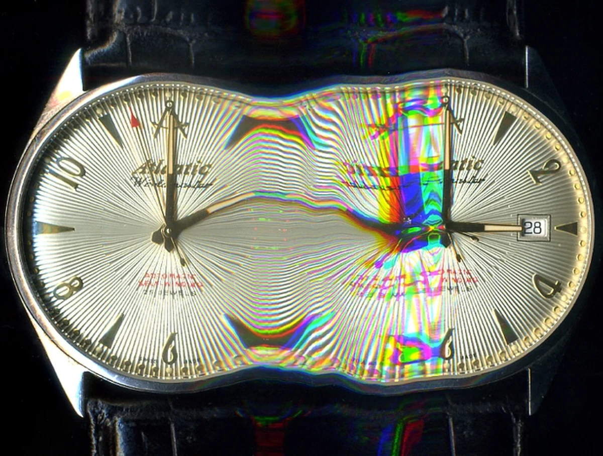 Jedyny taki dzień w roku - czas nie tylko staje w miejscu, ale na dodatek cofa się o całą godzinę. Już w ten weekend z soboty na niedzielę przestawimy wskazówki zegarów z godz. 3:00 na godz. 2:00. Czas letni zacznie znów obowiązywać 30 marca przyszłego roku.