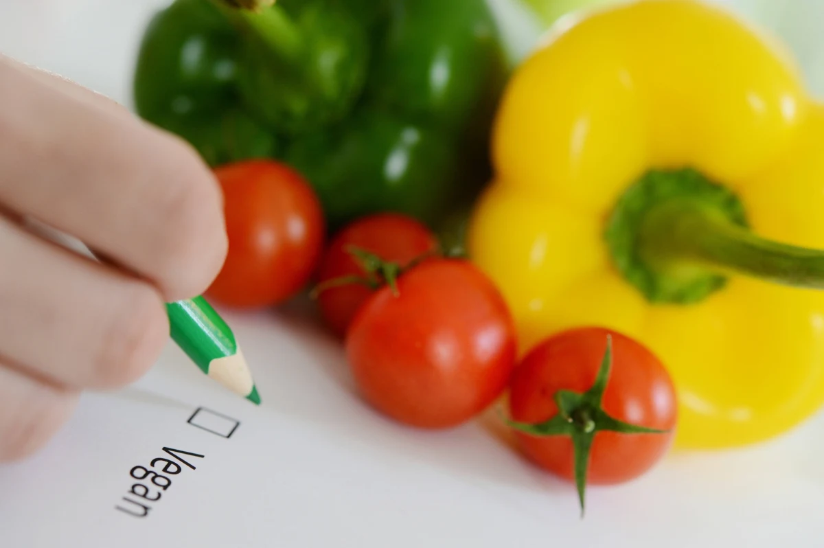 Dieta wegetariańska może zmniejszać płodność mężczyzn. Przekonują o tym wyniki dwóch programów badań naukowych, ogłoszone podczas konferencji American Society of Reproductive Medicine na Hawajach. Badacze z Loma Linda University Medical School i Harvard University podają przy tym różne mechanizmy, które mogą do tego efektu prowadzić.