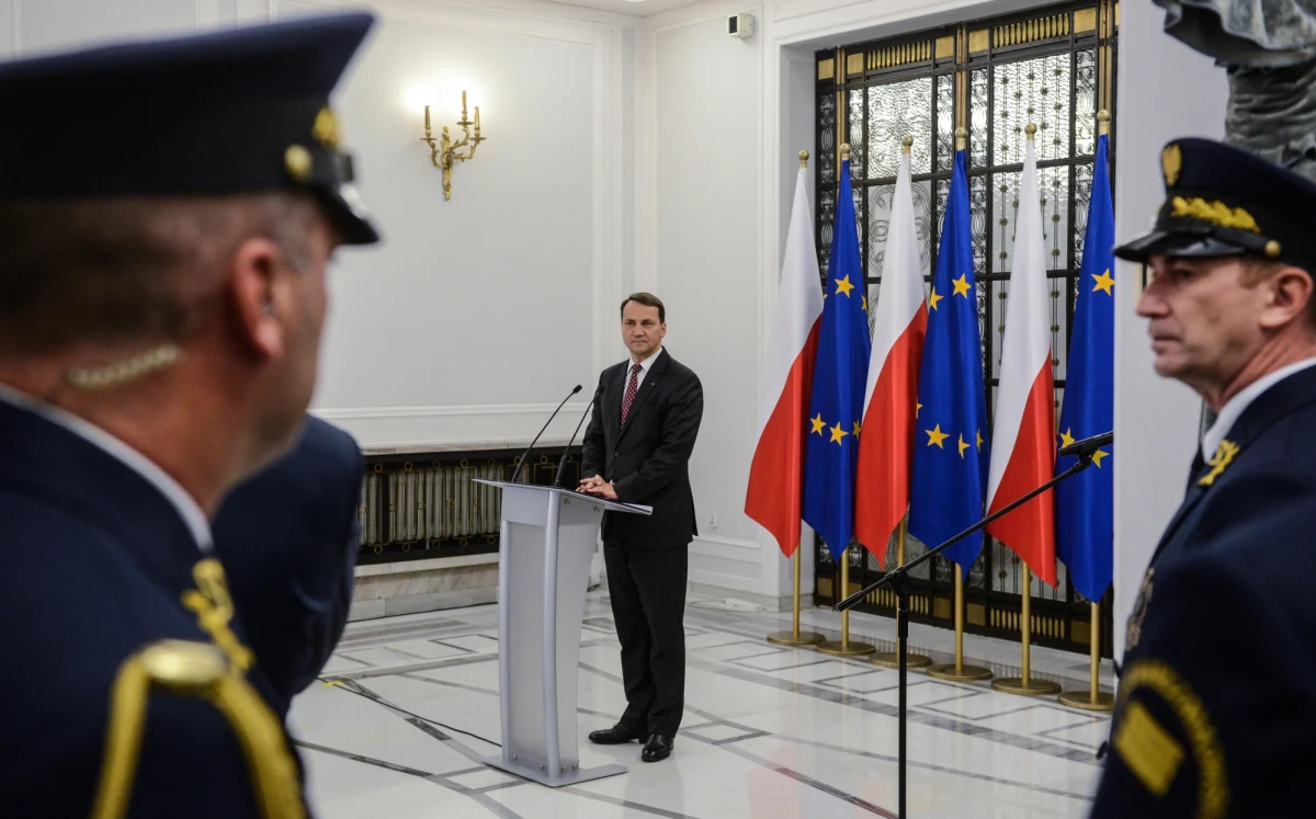 Prawo i Sprawiedliwość złożyło wniosek o odwołanie marszałka Sejmu. To efekt wczorajszego skandalu z Radosławem Sikorskim, który w wywiadzie dla amerykańskiego dziennikarza powiedział, że premier Tusk dostał w 2008 roku od prezydenta Rosji propozycję udziału w rozbiorze Ukrainy. Potem wycofał się z tych twierdzeń, zasłaniając się niepamięcią. 