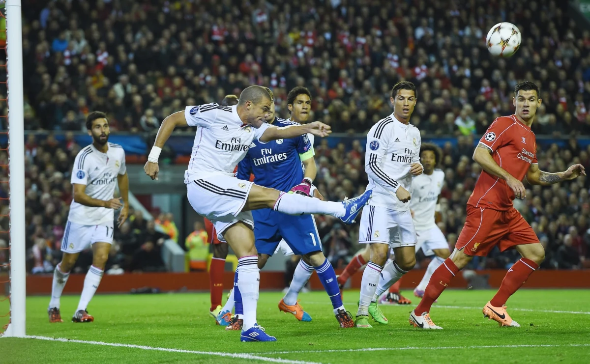 We wtorek w Lidze Mistrzów padło aż 40 bramek. Dziś piłkarze nie byli aż tak skuteczni. Łącznie w ośmiu meczach strzelono ich 19. Wysokie zwycięstwa zanotowały dwie madryckie ekipy - Atletico i Real. Wygrała też Borussia Dortmund, a Łukasz Piszczek zanotował asystę.