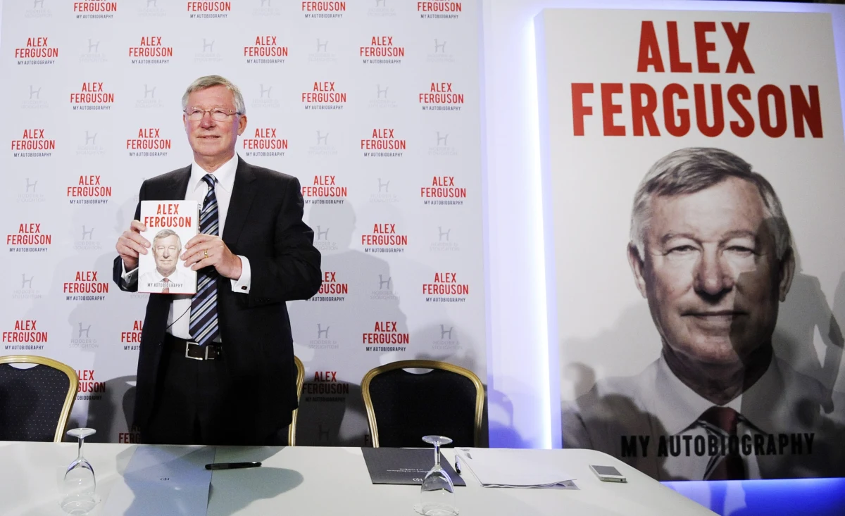 Były trener piłkarzy Manchesteru United sir Alex Ferguson tłumaczy w dodatku do swojej autobiografii, dlaczego po jego odejściu "Czerwone Diabły" prezentują się tak słabo. Szkocki szkoleniowiec odrzuca oskarżenia pod swoim adresem i wini swojego następcę.