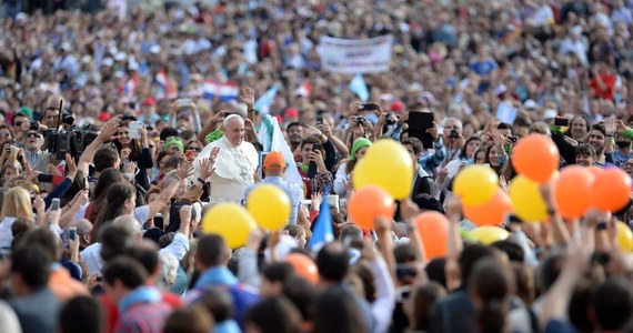 Uniwersytet Bar-Ilan z Tel Awiwu przyznał papieżowi Franciszkowi swoje najwyższe odznaczenie - poinformowała włoska agencja Ansa. To dowód uznania dla podejmowanych przez papieża wysiłków na rzecz budowy porozumienia między narodami i religiami oraz krzewienia pokoju.