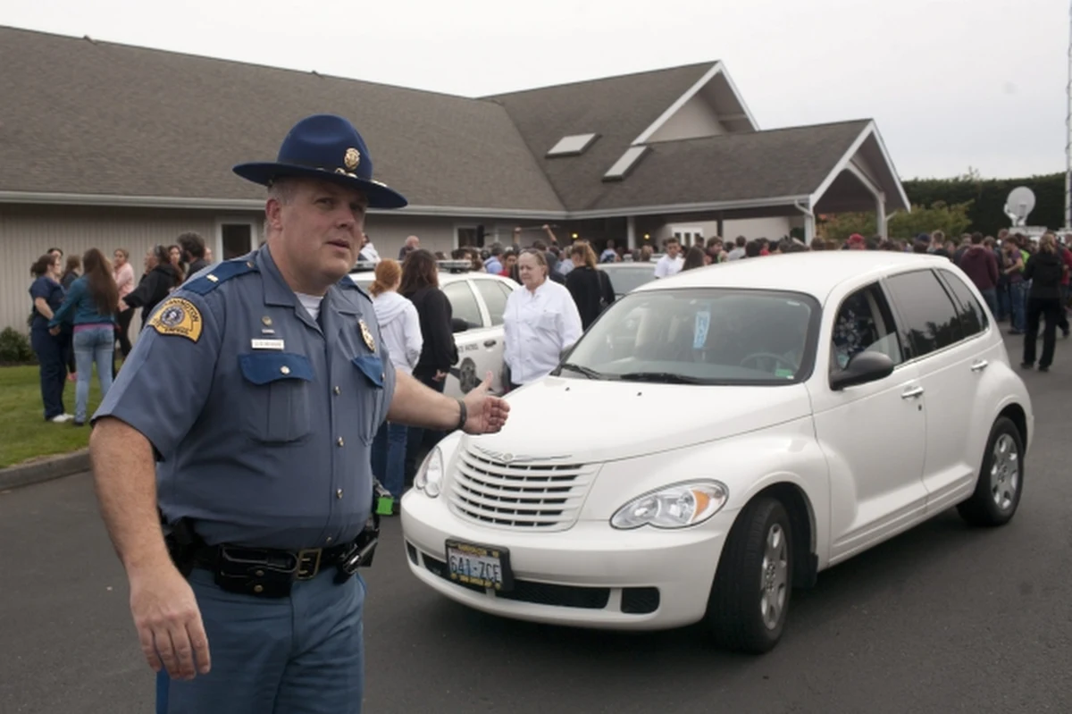 Strzelanina w szkole w Marysville-Pilchuck niedaleko Seattle w stanie Waszyngton. Według najnowszych informacji dwie osoby nie żyją, a cztery są ranne. 