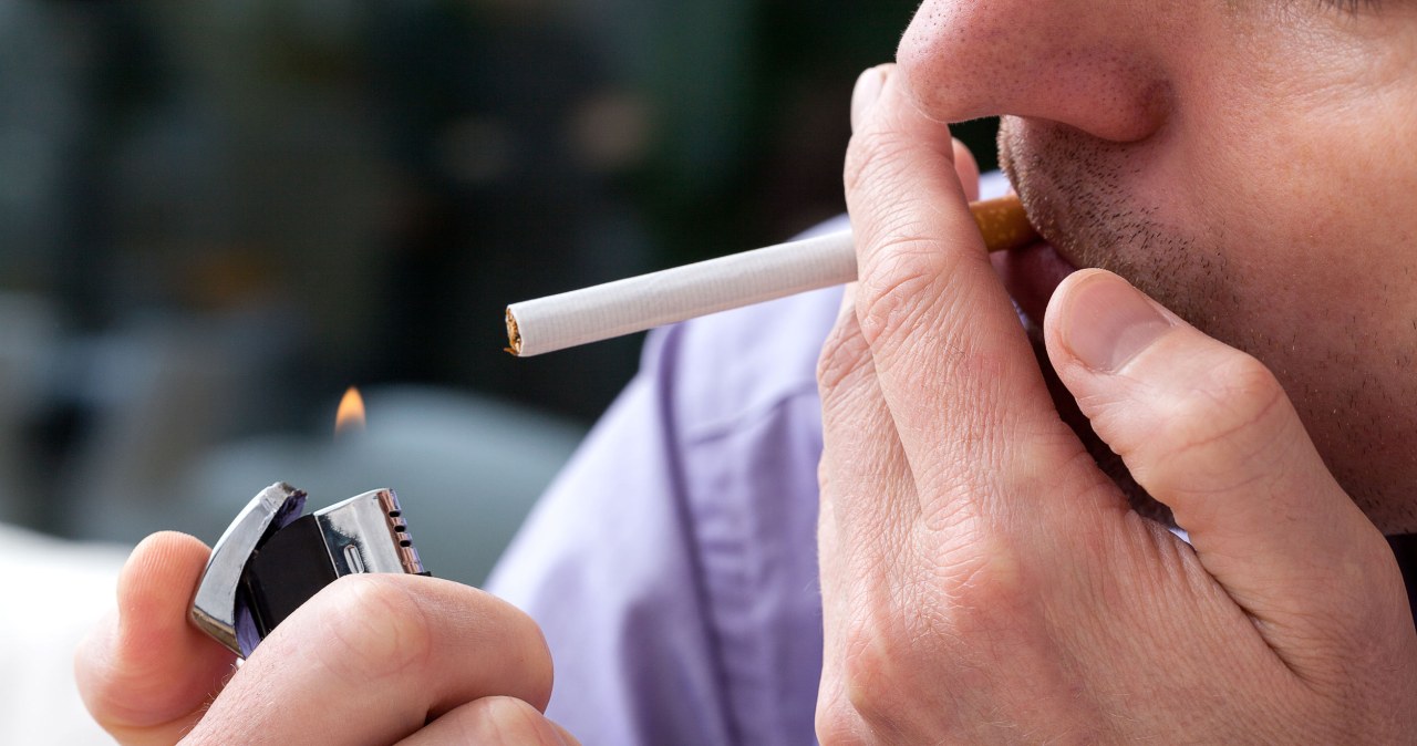 Dym papierosowy zapisuje się w DNA rodziny. Wnuki cierpią przez dziadka