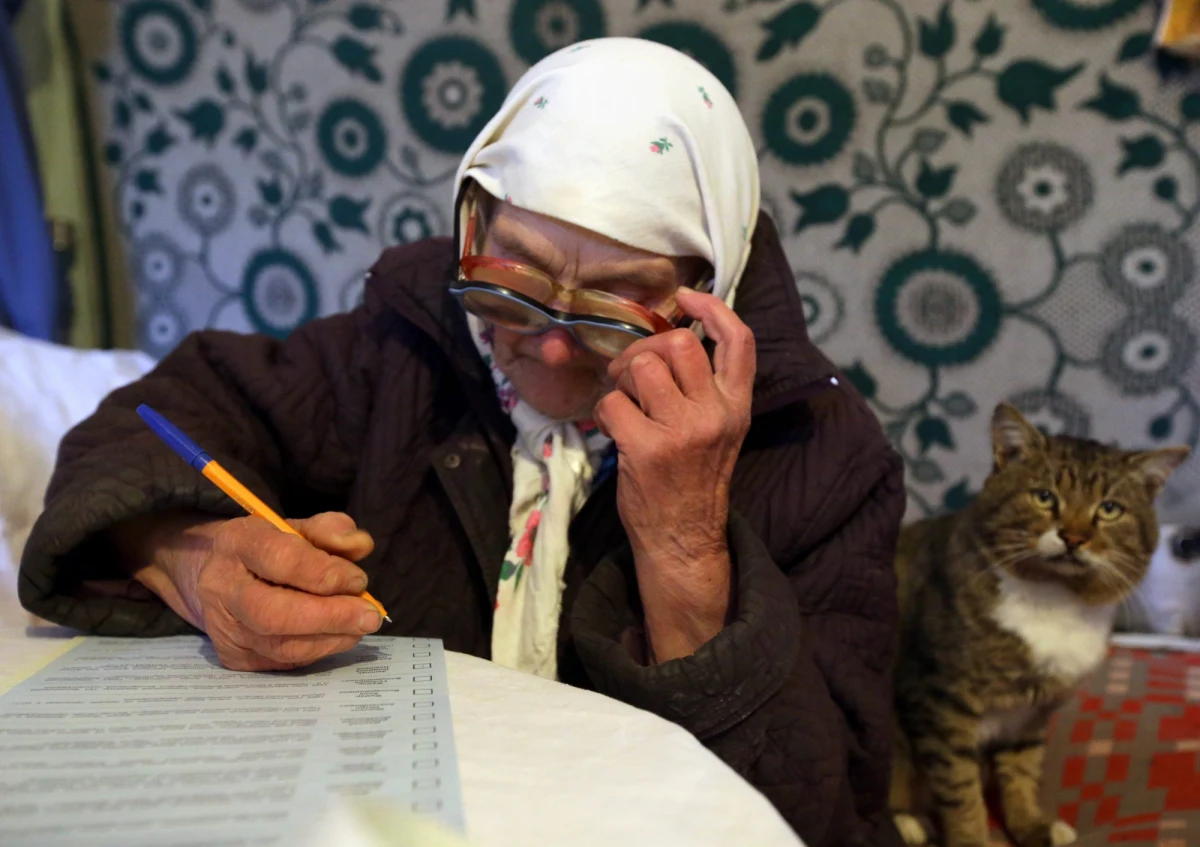 Rosja wysłała czwarty konwój z pomocą humanitarną na wschodnią Ukrainę. Ministerstwo ds. sytuacji nadzwyczajnych Federacji Rosyjskiej przekazało, że w 100 pojazdach ciężarowych znajdują się materiały budowlane, lekarstwa i żywność. 