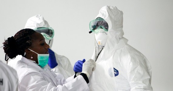 Po raz pierwszy od wybuchu epidemii eboli w Afryce Zachodniej spadła liczba zarejestrowanych nowych zarażeń tym niebezpiecznym wirusem - poinformowała Światowa Organizacja Zdrowia (WHO) w Genewie.