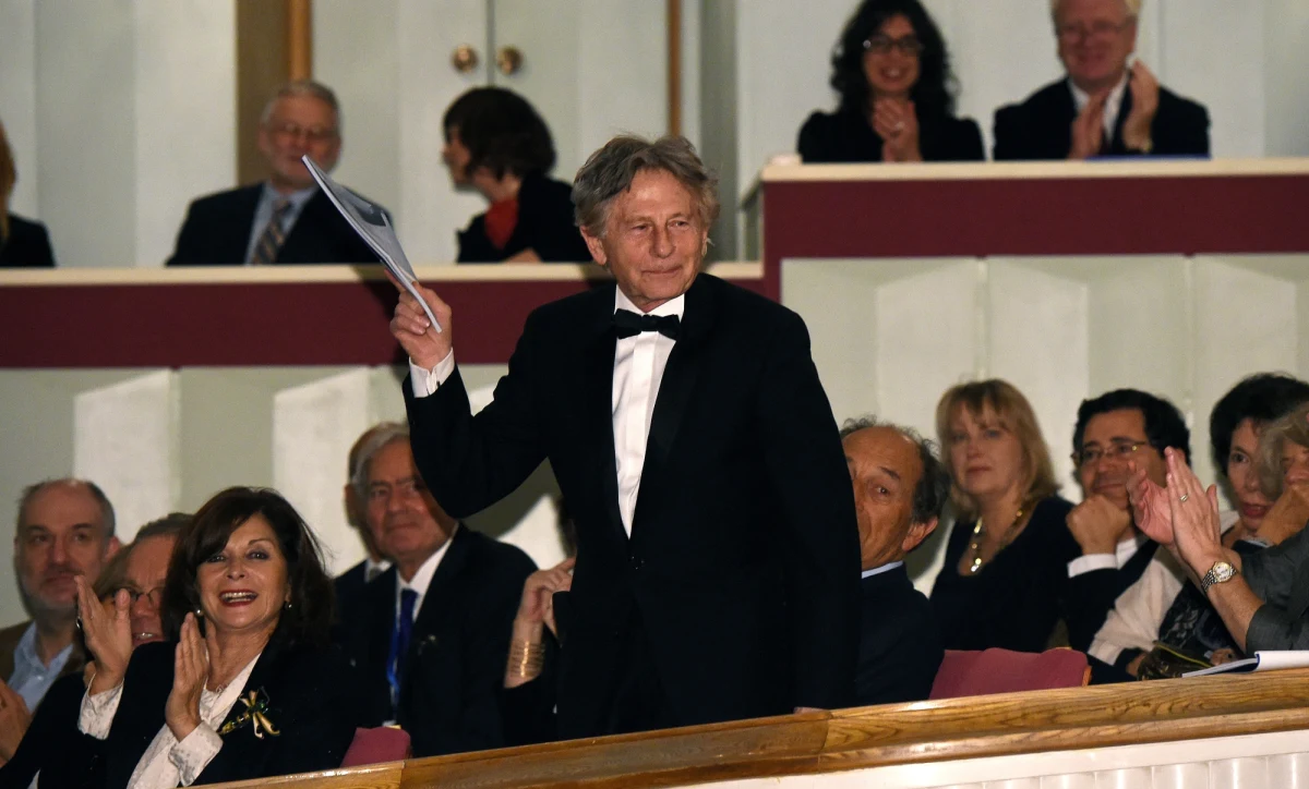 Roman Polański pojawił się w krakowskiej prokuraturze w sprawie amerykańskiego wniosku. Po przesłuchaniu prokurator uznał, że areszt jest zbędny – dowiedział się dziennikarz RMF FM. O komentarz w sprawie poprosiliśmy także francuskiego adwokata filmowca. "Jestem bardzo zaskoczony, że amerykański wymiar sprawiedliwości znowu żąda aresztowania Romana Polańskiego".