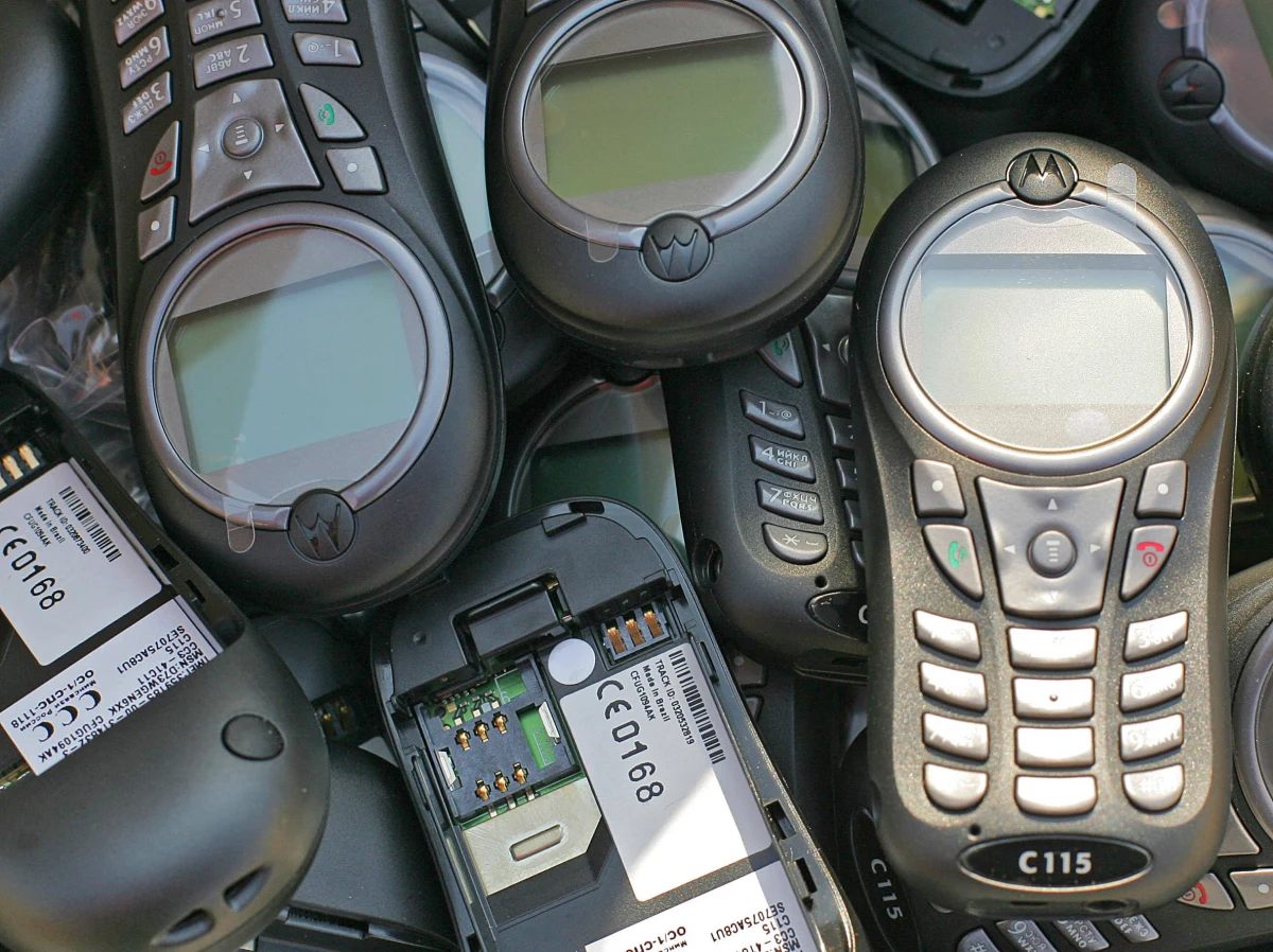 Największy na świecie producent komputerów osobistych - chiński koncern Lenovo - sfinalizował przejęcie od Google'a firmy Motorola - pioniera telefonii komórkowej.