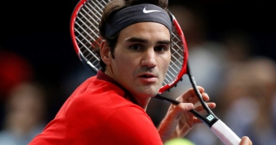Drugi w światowym rankingu Szwajcar Roger Federer przegrał z Kanadyjczykiem Milosem Raonicem 6:7 (5-7), 5:7 w ćwierćfinale imprezy ATP Tour w Paryżu (pula nagród 3,45 mln euro). Triumfator w ten sposób zapewnił sobie udział w turnieju masters w Londynie.