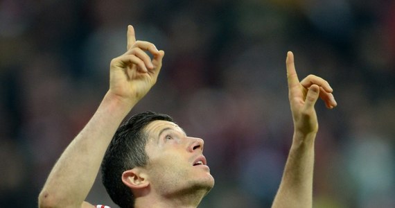 Robert Lewandowski zdobył bramkę dla Bayernu Monachium przeciwko byłym kolegom z Borussii Dortmund w meczu dziesiątej kolejki piłkarskiej ekstraklasy Niemiec. Polak wpisał się na listę strzelców w 72. minucie spotkania zakończonego zwycięstwem Bawarczyków 2:1.