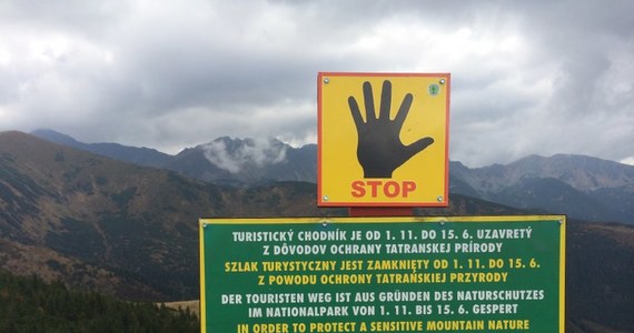 Słowacy zamknęli przeszło 200 kilometrów szlaków turystycznych w swojej części Tatr. Decyzję tłumaczą ochroną przyrody. Swobodnie po słowackiej części Tatr będzie można poruszać się dopiero od połowy czerwca przyszłego roku.