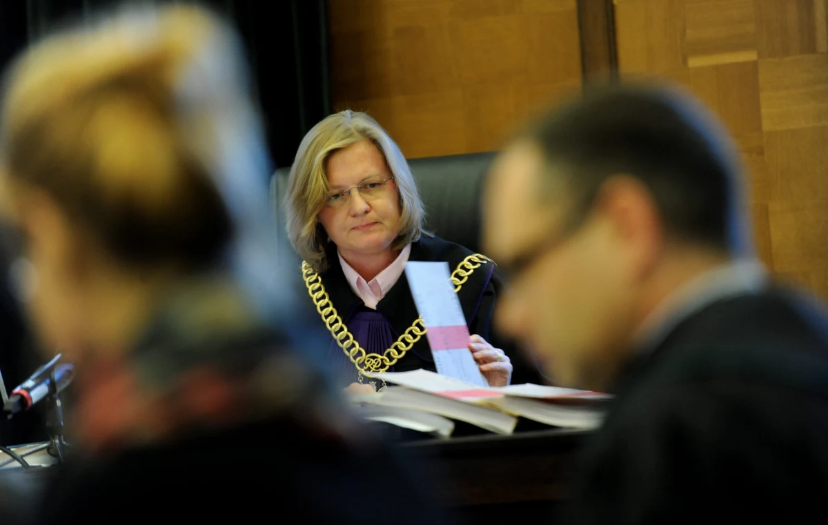 Serbski generał Sreten Lukić może odbywać w Polsce karę za zbrodnie wojenne popełnione na Albańczykach w Kosowie pod koniec lat 90. Tak orzekł nieprawomocnie Sąd Okręgowy w Warszawie.