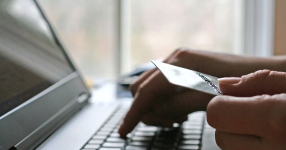 Eksperci z Uniwersytetu w Newscatle ostrzegają przed niewystarczającym - ich zdaniem - zabezpieczeniem kart kredytowych. Chodzi o tzw. transakcje bezkontaktowe, gdzie wprowadzenie numeru PIN nie jest konieczne.  