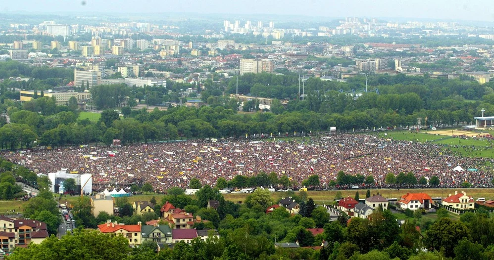 Krakowskie Błonia podczas pierwszej pielgrzymki Benedykta XVI do Polski, 2006 r.