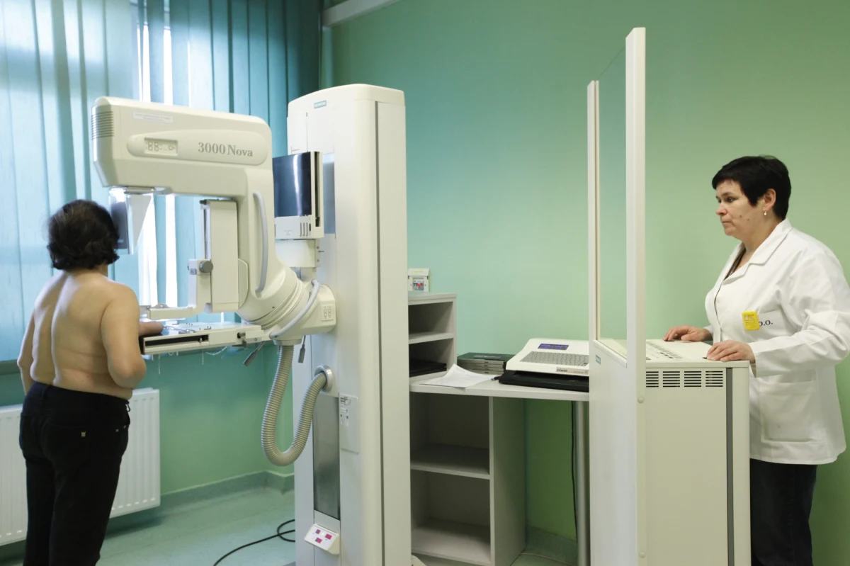 Aż 41 proc. Polek w wieku 40-65 lat nigdy nie poddało się mammografii, która umożliwiam.in.  wczesne rozpoznanie raka piersi. Tymczasem regularne wykonywanie badania w ośrodkach, które zapewniają jego dobrą jakość, znacznie obniża umieralność z powodu nowotworu. 