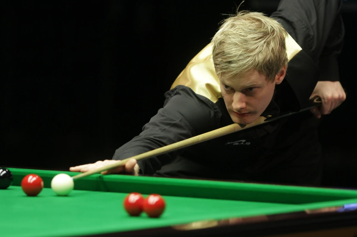 Jeden z czołowych polskich snookerzystów Marcin Nitschke już po raz piąty zorganizował w Zielonej Górze turniej Hot Shots Masters. Po raz kolejny do Polski przyjadą wielkie gwiazdy - w tym roku będą to Neil Robertson i Judd Trump. "Jednego porównałbym do tygrysa, drugiego do lisa" - mówi Nitschke w rozmowie z dziennikarzem RMF FM Patrykiem Serwańskim. 