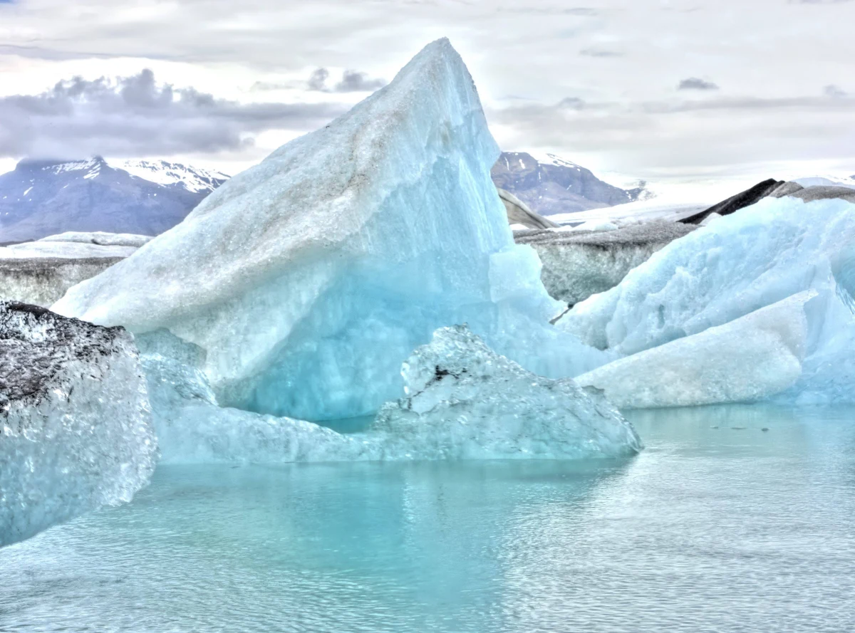 Ocieplenie klimatu to prawdziwe zagrożenie, czy wymysł ekologicznego lobby? Bardzo prawdopodobne, że indywidualna odpowiedź na to pytanie zależy nie od wiedzy naukowej, ale od poglądów politycznych. Najnowsze doniesienia psychologów z Duke University rzucają nowe światło na mechanizm, który sprawia, że nie potrafimy w takich sprawach być obiektywni. Pisze o tym w najnowszym numerze czasopismo "Journal of Personality and Social Psychology".