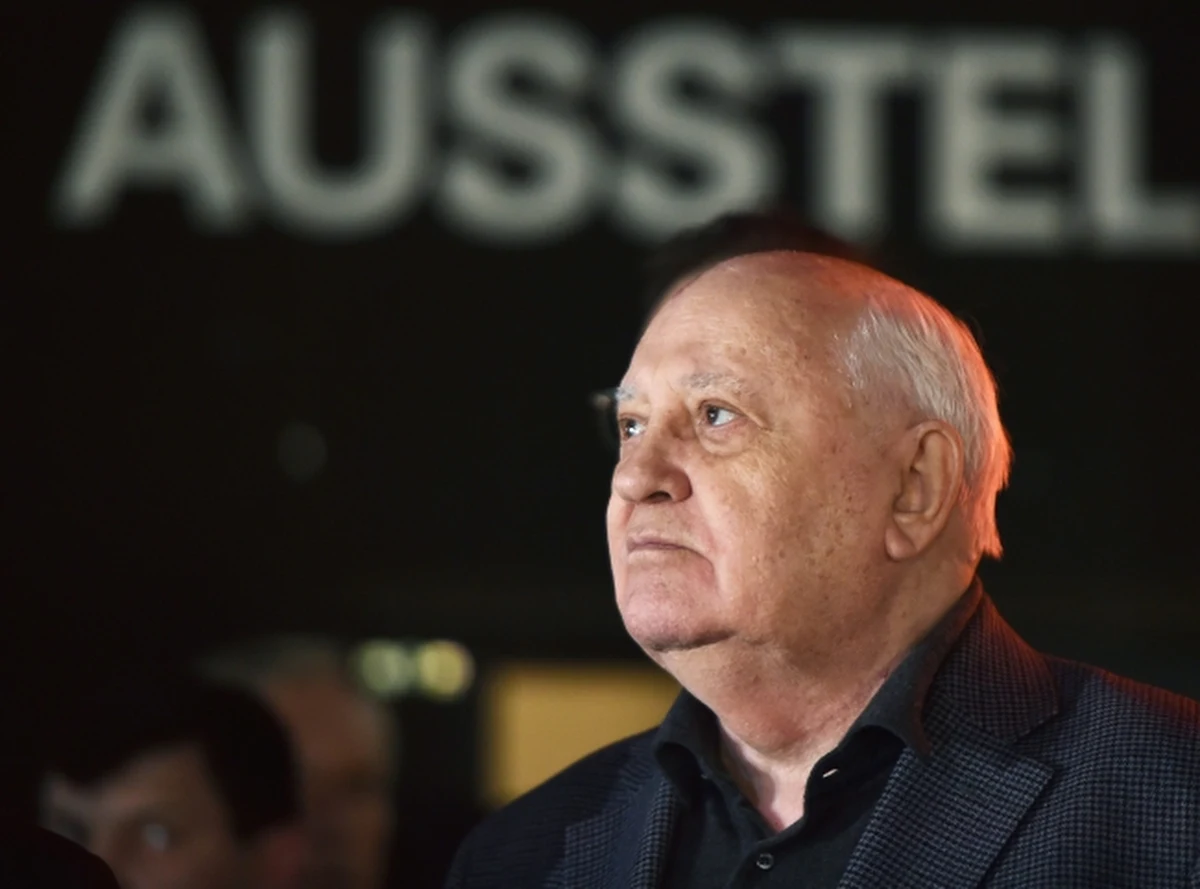 Dopóki "Niemcy i Rosjanie rozumieją się i pozostają przyjaciółmi, tak długo w Europie panuje spokój" - mówił w Berlinie Ostatni przywódca ZSRR Michaił Gorbaczow. Polityk spotkał się z mieszkańcami stolicy Niemiec z okazji 25. rocznicy upadku muru berlińskiego.