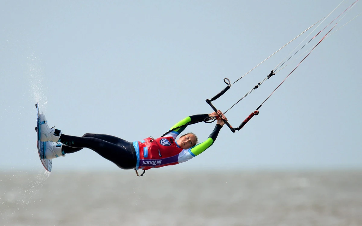 Karolina Winkowska niedawno po raz drugi w karierze zdobyła Puchar Świata w kitesurfingu. 24-letnia Warszawianka chce dalej rozwijać swoją pasję, choć zdaje sobie sprawę, że ciężko będzie jej powalczyć na Igrzyskach Olimpijskich. Kitesurfing na razie nie znalazł się w programie zawodów.