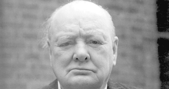 W 1947 roku Winston Churchill wezwał USA do dokonania ataku nuklearnego na ZSRR w celu wygrania zimnej wojny – podaje brytyjski tygodnik "Mail on Sunday". Pismo powołuje się na odnaleziony niedawno raport, w którym agent FBI relacjonował spotkanie Churchilla z przybyłym do Wielkiej Brytanii prawicowym amerykańskim senatorem, republikaninem Stylesem Bridgesem. Z dokumentu wynika, że Churchill namawiał swego rozmówcę, by przekonał ówczesnego prezydenta Stanów Zjednoczonych Harry'ego Trumana do takiego ataku. 