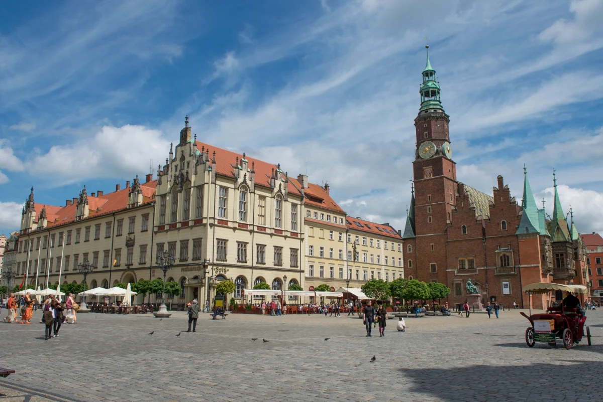 Wrocław jest ostatnim przystankiem na trasie naszej multimedialnej akcji Twoje Wybory w RMF FM i TVP Info. Jesteśmy w mieście, by rozmawiać z Wami o problemach regionu. Prosimy Was też o pomoc w stworzeniu Paktu dla Dolnego Śląska!