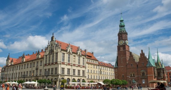 Wrocław jest ostatnim przystankiem na trasie naszej multimedialnej akcji Twoje Wybory w RMF FM i TVP Info. Jesteśmy w mieście, by rozmawiać z Wami o problemach regionu. Prosimy Was też o pomoc w stworzeniu Paktu dla Dolnego Śląska!