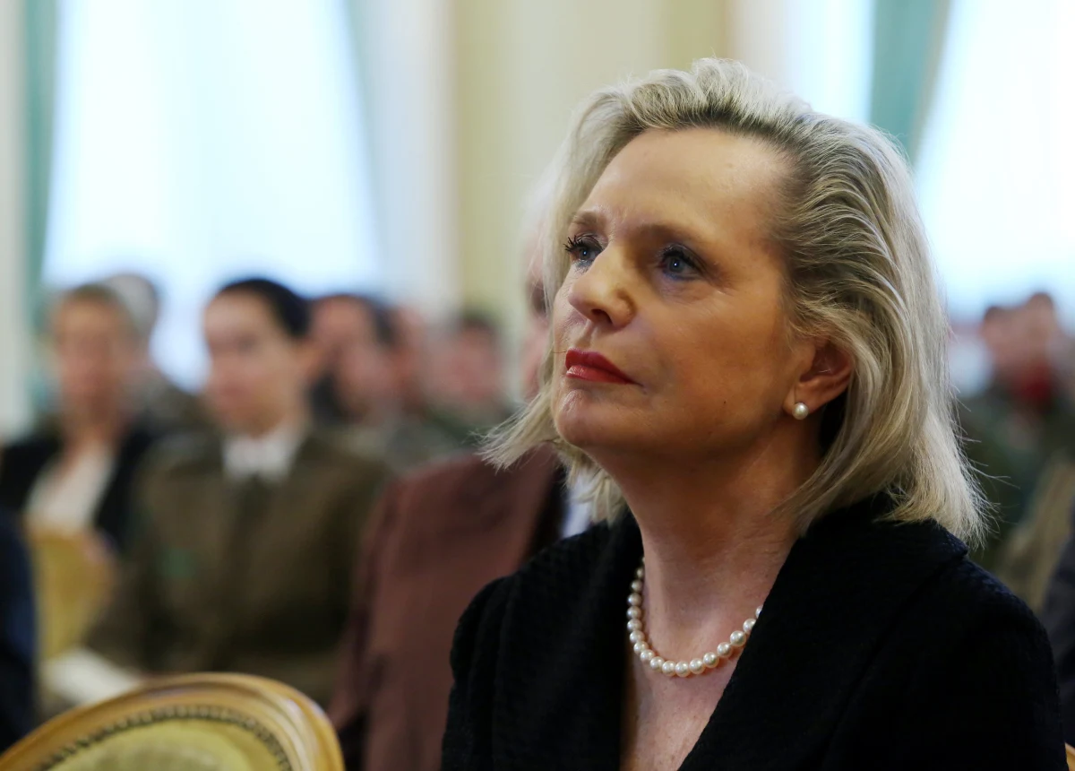 "Jak widzę Polskę teraz, to uważam, że jest wolna. Ojciec na pewno by się cieszył” - mówi gość Krzysztofa Ziemca w RMF FM, córka generała Władysława Andersa Anna Maria Anders. „Ludzie są zainteresowani, jaki ojciec był w domu” - dodaje. Anders wspomina, że „ojciec dużo mówił o Rosji”. „Europa korzysta z tego, że jest Rosja, bo tak jest ekonomicznie. My w USA patrzymy na to inaczej” - podkreśla. „Przeciętny Amerykanin nie orientuje się, interesuje się Ameryką i niewiele poza nią. To jest tragedia Ameryki” - mówi Anna Maria Anders, która mieszka w Stanach Zjednoczonych.