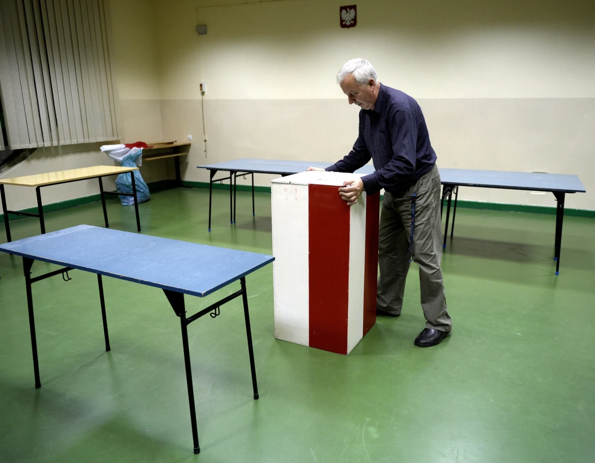 ​Policja w Żywcu bada sprawę złamania ciszy wyborczej. Chodzi o spot jednego z kandydatów, wyemitowany dziś w programie lokalnej telewizji kablowej. 