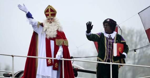 60 osób zostało aresztowanych w holenderskim mieście Gouda podczas tradycyjnej uroczystości powitania Świętego Mikołaja. Starli się ze sobą zwolennicy i przeciwnicy postaci Zwarte Pieta czyli Czarnego Piotrusia, który jest pomocnikiem brodatego świętego. 