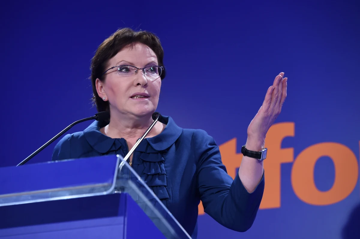 Ewa Kopacz po ogłoszeniu sondażowych wyników wyborów samorządowych powiedziała, że Platforma Obywatelska wykonała "kawał roboty". "Wybory parlamentarne za 11 miesięcy; będziecie bliżej ludzi, wygramy te wybory. Ja w to wierzę" - dodała premier. 