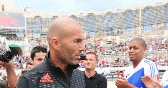Najstarszy syn piłkarza Zinedine'a Zidane'a - Enzo, zadebiutował w pierwszym składzie drużyny rezerw Realu Madryt w meczu trzeciej ligi hiszpańskiej z Conquense (2:1). Jego ojciec jest asystentem trenera tej drużyny.