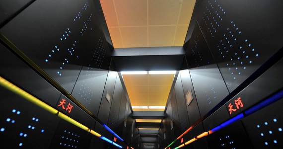 Chiński superkomputer Tianhe-2 (Droga Mleczna-2) już po raz czwarty znalazł się na pierwszym miejscu na publikowanej co pół roku liście Top 500. To ranking komputerów o największej mocy obliczeniowej.
