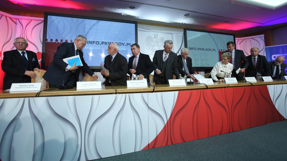 Komisje terytorialne mogą już korzystać z systemu elektronicznego przy ustalaniu wyników wyborów tam, gdzie głosowanie jest większościowe, czyli przy wyborach wójtów, burmistrzów, prezydentów i radnych gminnych. 
Taką informację przekazali w poniedziałek późnym wieczorem przedstawiciele Państwowej Komisji Wyborczej. 