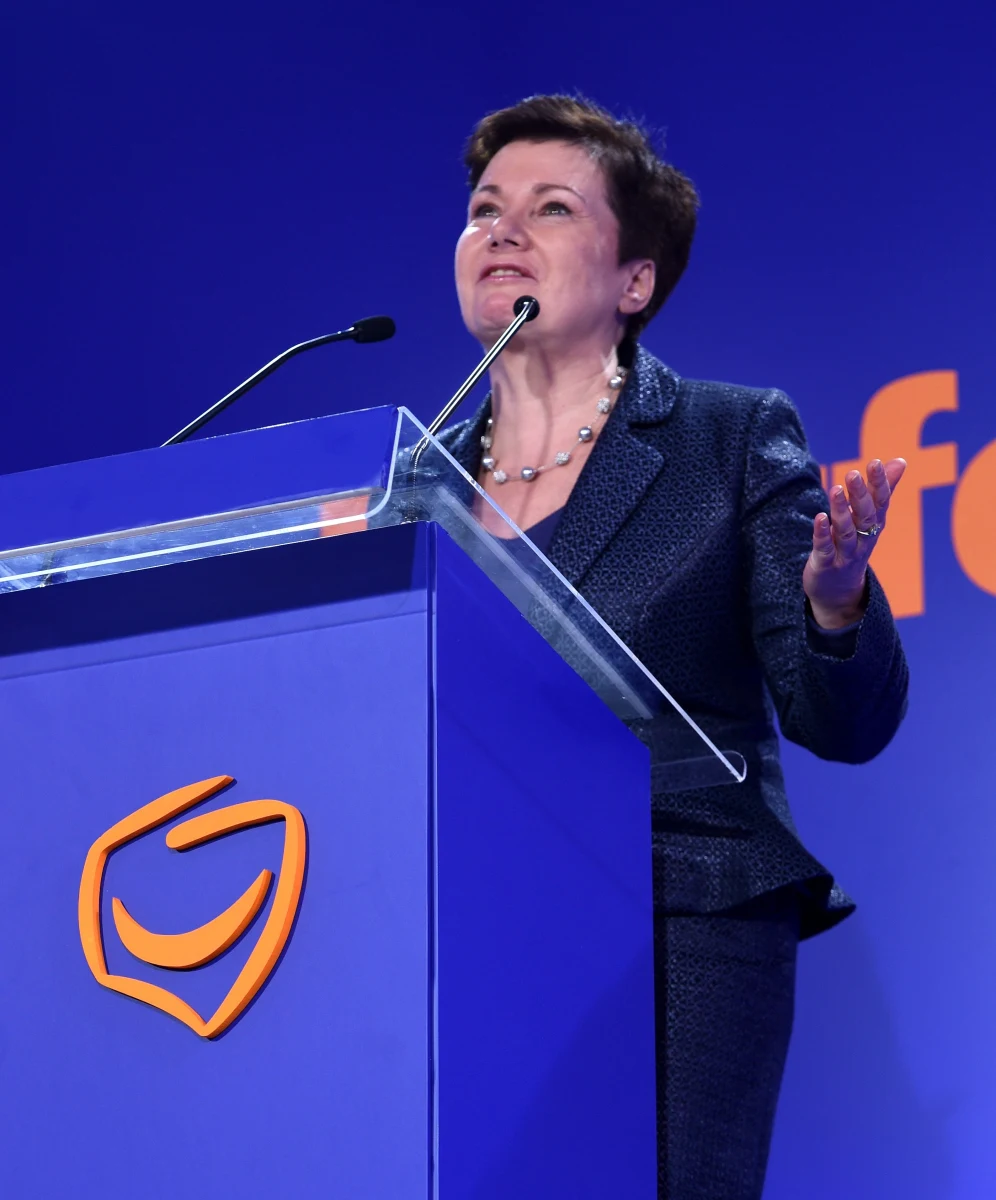 Brak oficjalnych wyników pierwszej tury głosowania poważnie utrudnia prowadzenie kampanii tym, którzy weszli do drugiej tury. W miastach i gminach, gdzie w pierwszej turze nie udało się wyłonić prezydenta, burmistrza czy wójta, wyborcy ponownie pójdą do urn 30 listopada. Bez oficjalnych wyników niedzielnego głosowania kandydaci, którzy weszli do drugiej tury, nie mogą nawet zamówić plakatów, bo nie pozwalają na to przepisy.