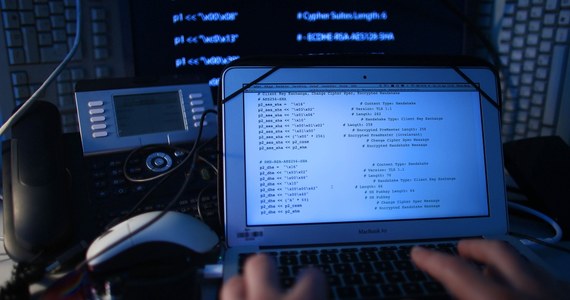 Polska nie jest przygotowana na ataki cyberprzestępców? Ze słów Janusza Skulicha szefa Rządowego Centrum Bezpieczeństwa wynika, że takie kompromitujące wpadki jak atak hakerów na jeden z serwerów Państwowej Komisji Wyborczej będą się powtarzać.