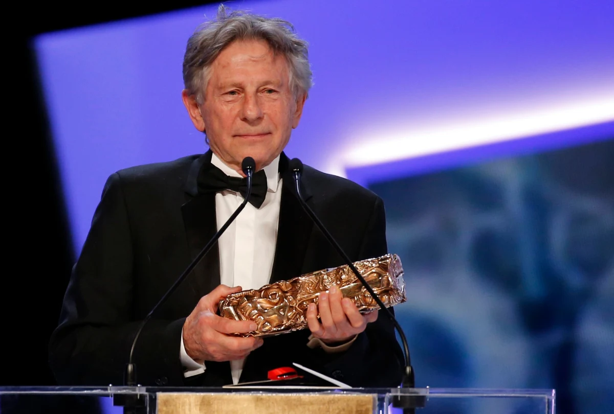 Umówiliśmy się na rozmowę. Nie o tym, co wydarzyło się prawie 40 lat temu w Los Angeles. Nie o ekstradycji, bo przecież od lat ściga go Interpol. To rozmowa o tym, co będzie. Roman Polański wiosną ma zacząć zdjęcia do filmu o o Alfredzie Dreyfusie, niesłusznie oskarżonym o zdradę człowieku, którego proces śledził cały świat. Część z tych zdjęć powstanie w Krakowie lub Warszawie, te we wnętrzach mają być kręcone w stolicy. To rozmowa o sztuce i życiu. O Chopinie, Warszawie, o emocjach w filmach i muzyce. "Reżyser to gawędziarz" – mówi w RMF FM Polański. "To jest ktoś, kto dobrze opowiada historie".