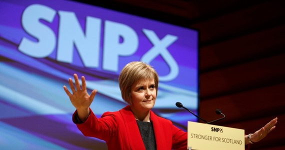 Nicola Sturgeon, przywódczyni rządzącej w Szkocji partii nacjonalistycznej SNP, została po głosowaniu w parlamencie w Edynburgu, zatwierdzona na stanowisku pierwszego ministra Szkocji. Jest pierwszą kobietą, która objęła tę funkcję.