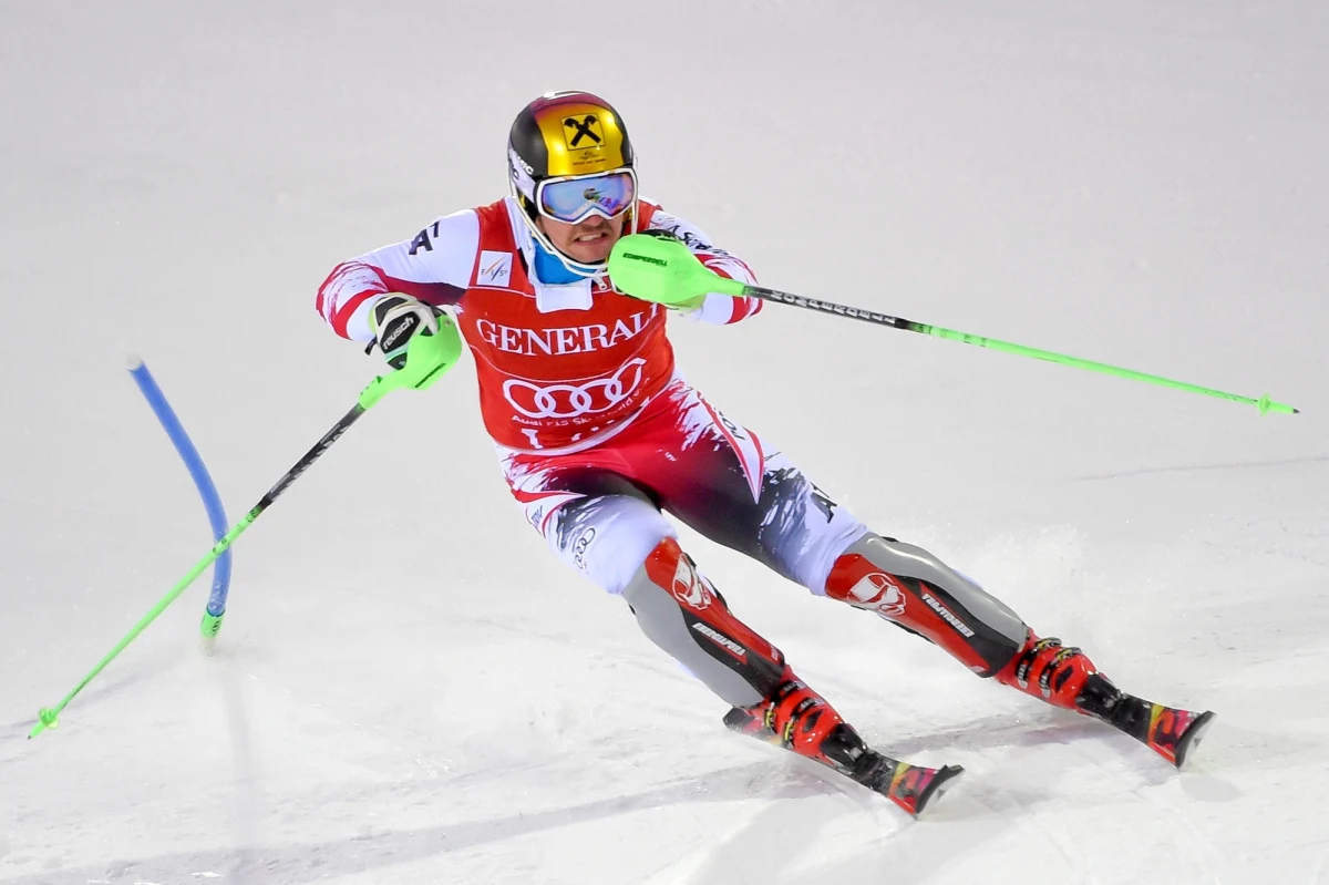 System poduszek powietrznych zainstalowany w kombinezonach będzie chronił narciarzy i narciarki alpejskie przed skutkami wypadków. Takie rozwiązanie będzie dopuszczalne w Pucharze Świata i zawodach niższej rangi. W oficjalnych zawodach po raz pierwszy pojawi się 10 stycznia - ogłosiła Międzynarodowa Federacja Narciarska.