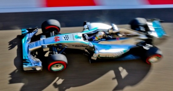O godz. 14 czasu polskiego rozpocznie się ostatni w sezonie wyścig F1 - o Grand Prix Abu Zabi. Wyłoni on mistrza świata Formuły 1. O tytuł walczą kierowcy ekipy Mercedes GP - Brytyjczyk Lewis Hamilton i Niemiec Nico Rosberg. Ten ostatni wystartuje z pole position. 
