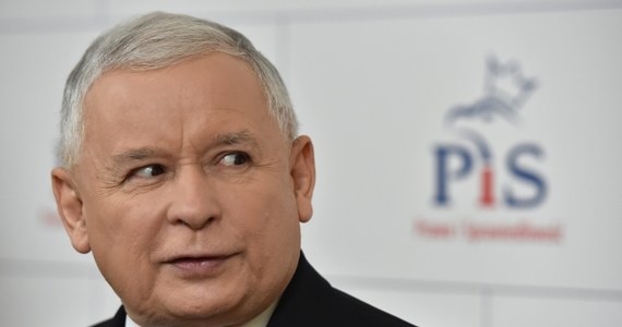 Chcę jasno powiedzieć, że ogłoszone przez Państwową Komisję Wyborczą wyniki uważamy za nieprawdziwe, nierzetelne, żeby po prostu nie użyć słowa sfałszowane - mówi prezes Prawa i Sprawiedliwości Jarosław Kaczyński. Zapowiedział, że PiS będzie odwoływał się do sądów.