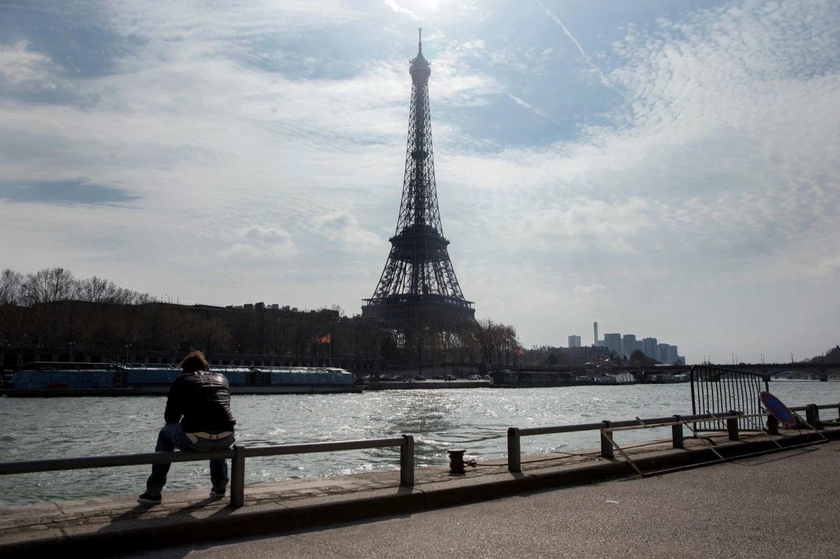 Niezwykłe odkrycie w Sekwanie w centrum Paryża. Na dnie rzeki nurkowie francuskiej żandarmerii natknęli się przypadkowo – w czasie ćwiczeń – na zabytkową rzeźbę, która pochodzi prawdopodobnie z XVI wieku.